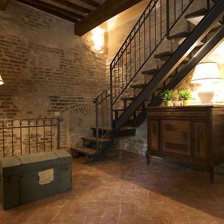 L'Arco Romanico Montefalco Bagian luar foto