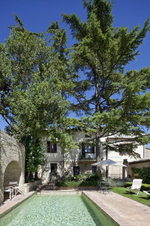 L'Arco Romanico Montefalco Bagian luar foto