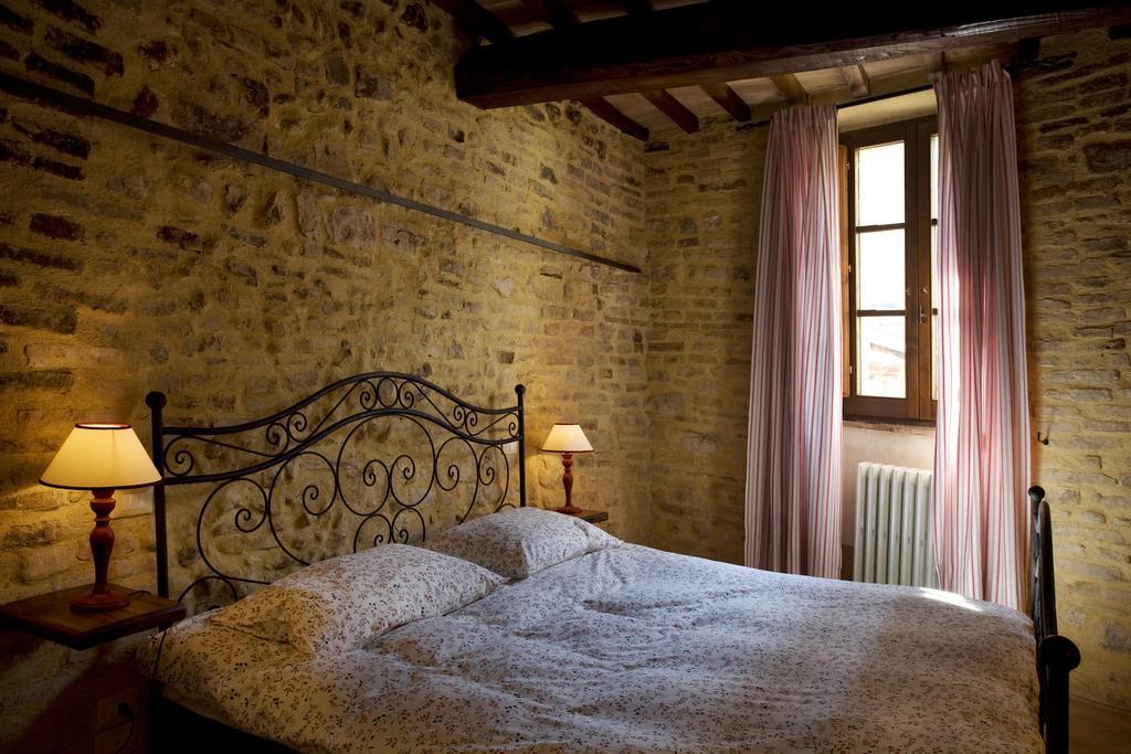 L'Arco Romanico Montefalco Bagian luar foto