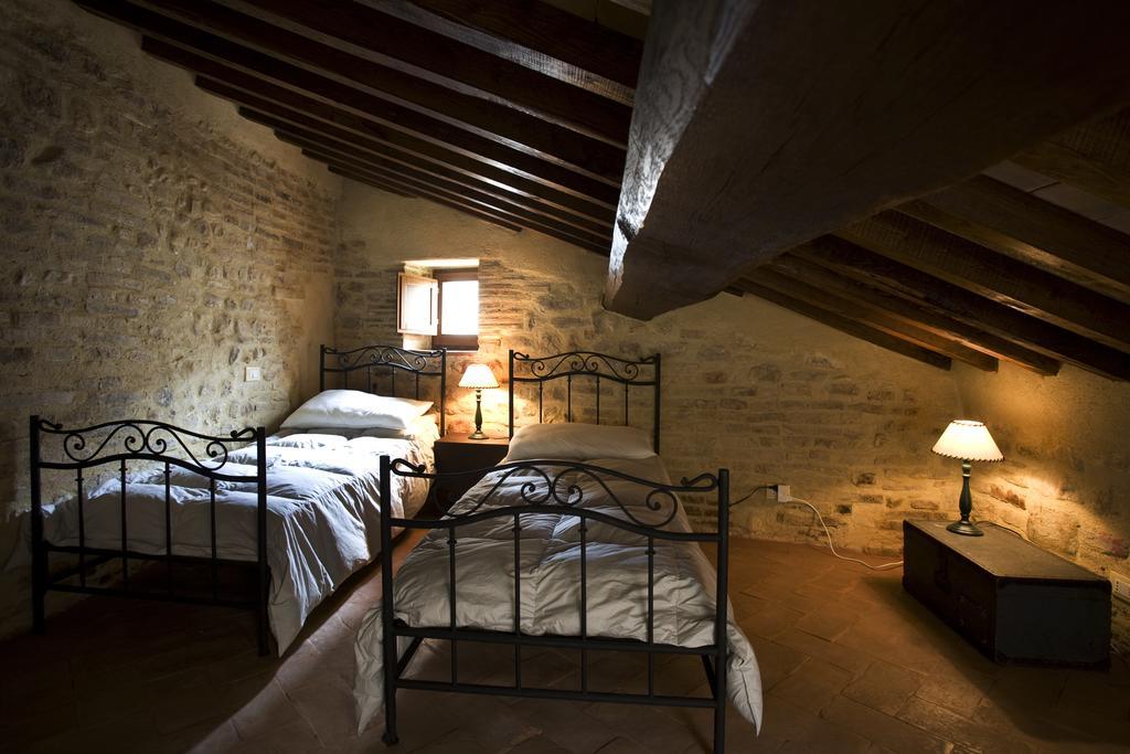 L'Arco Romanico Montefalco Bagian luar foto
