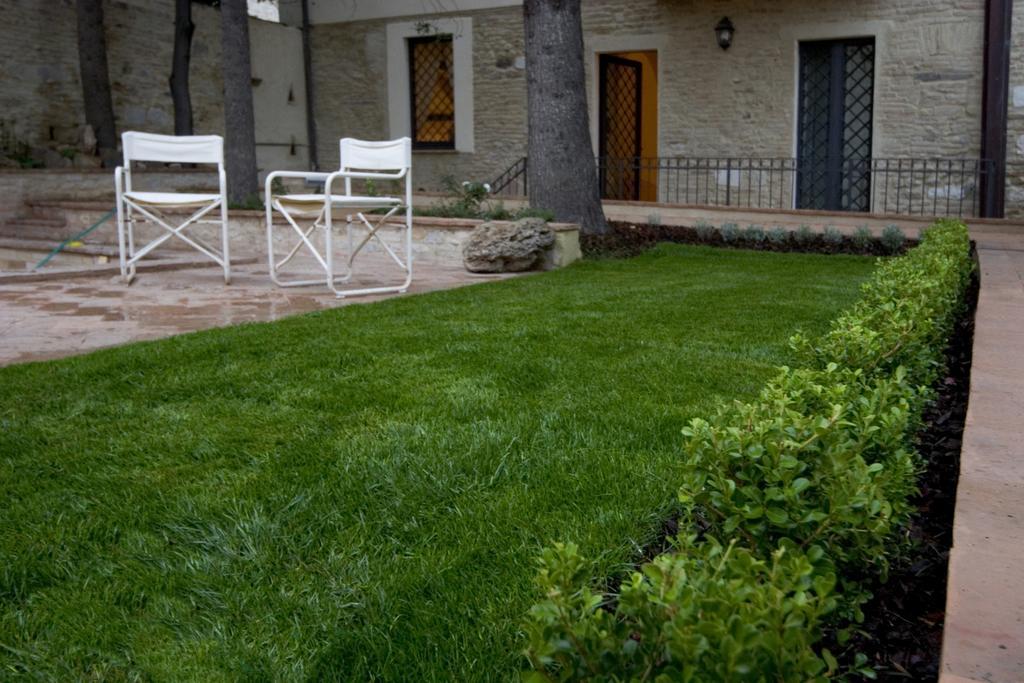 L'Arco Romanico Montefalco Bagian luar foto